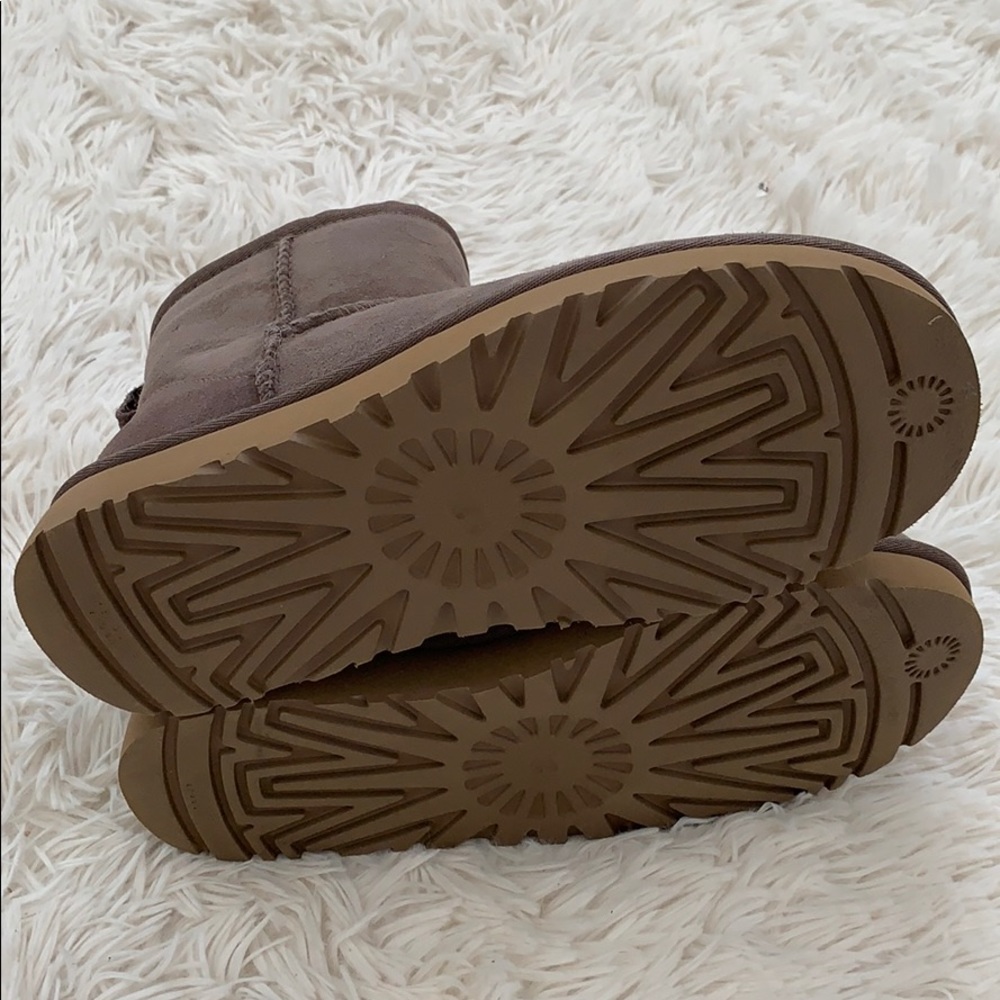 UGG classic mini 2 genuine shearling lined boots - Picture 5 of 8
